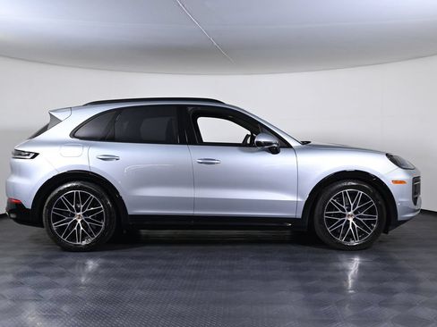 Certified 2025 Porsche Cayenne GTS AWD/4WD image 8