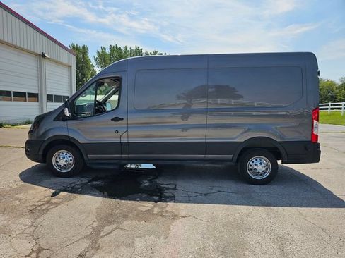 Used 2024 Ford Transit 250 148 Medium Roof Extended AWD image 4