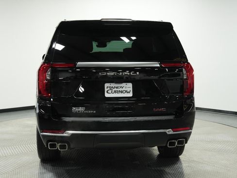 New 2026 GMC Yukon Denali w/ Denali Reserve Package AWD/4WD image 9