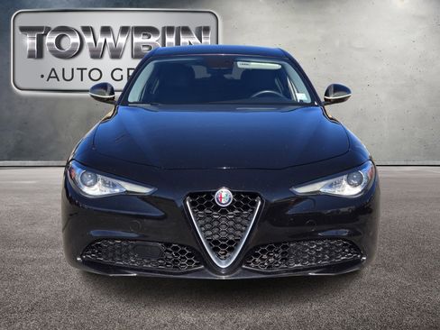 Used 2018 Alfa Romeo Giulia AWD image 8