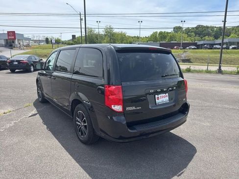 Used 2018 Dodge Grand Caravan SE FWD image 6