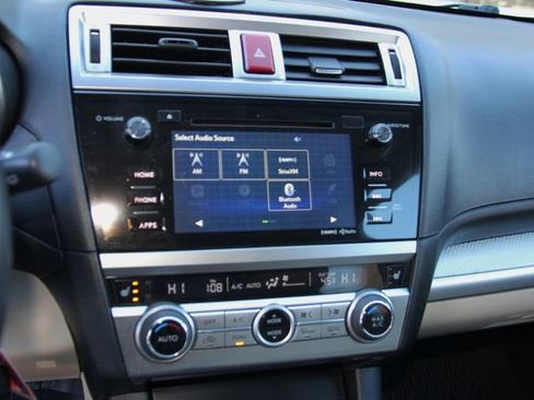 Used 2017 Subaru Outback 2.5i Premium image 20