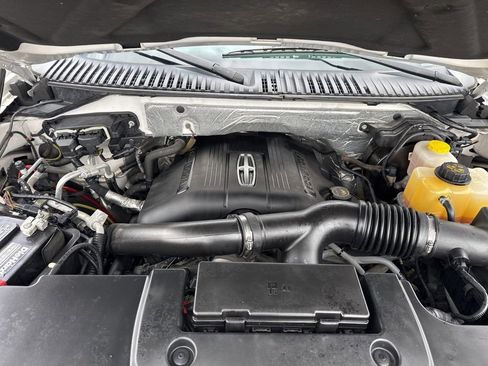 Used 2016 Lincoln Navigator Reserve image 10