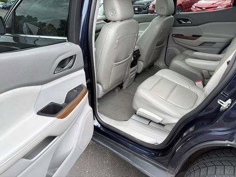 Used 2017 GMC Acadia SLE AWD/4WD image 12