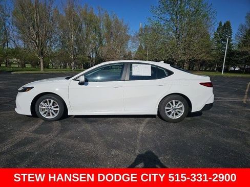 Used 2025 Toyota Camry LE image 1