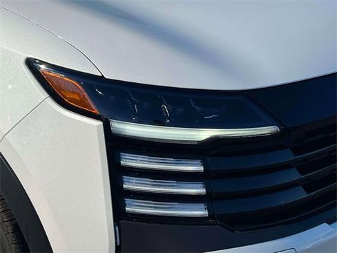 Used 2025 Nissan Kicks SR image 7