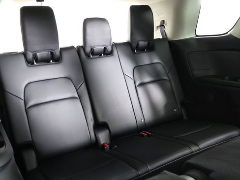 Used 2023 Nissan Pathfinder SL w/ Black Appearance Package AWD/4WD image 40
