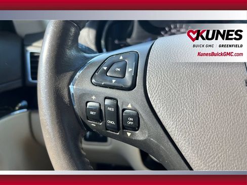 Used 2014 Lincoln MKT FWD image 17