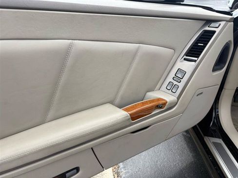 Used 2005 Cadillac XLR RWD image 22