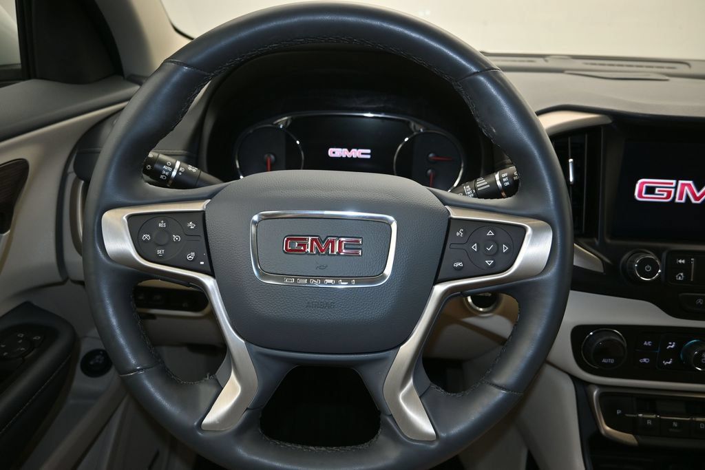 Used 2024 GMC Terrain Denali w/ Denali Premium Package AWD/4WD image 13