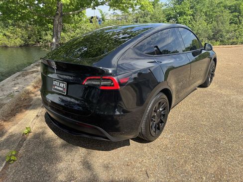 Used 2021 Tesla Model Y 2WD image 5