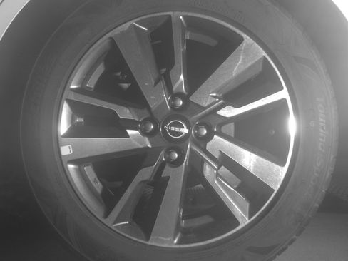 Used 2025 Nissan Versa SV FWD image 17