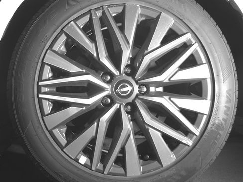 Used 2025 Nissan Altima 2.5 SV image 14