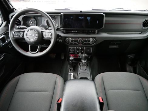 Used 2024 Jeep Wrangler Unlimited Rubicon image 10