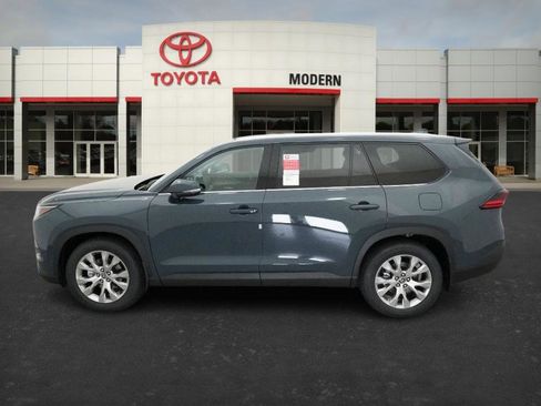 New 2026 Toyota Grand Highlander FWD image 9