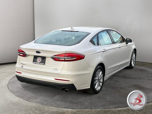 Used 2020 Ford Fusion SE image 7