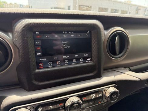 Used 2021 Jeep Gladiator Sport AWD/4WD image 17