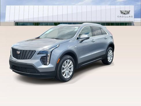 Certified 2023 Cadillac XT4 Luxury w/ Cold Weather Package FWD image 4