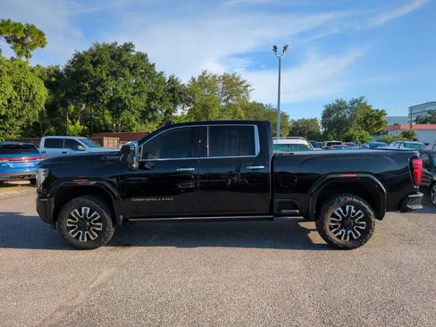 Used 2024 GMC Sierra 3500 Denali Ultimate AWD/4WD image 2