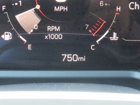 Used 2025 GMC Acadia Elevation image 42