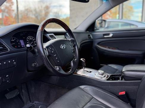 Used 2011 Hyundai Genesis 4.6 image 15