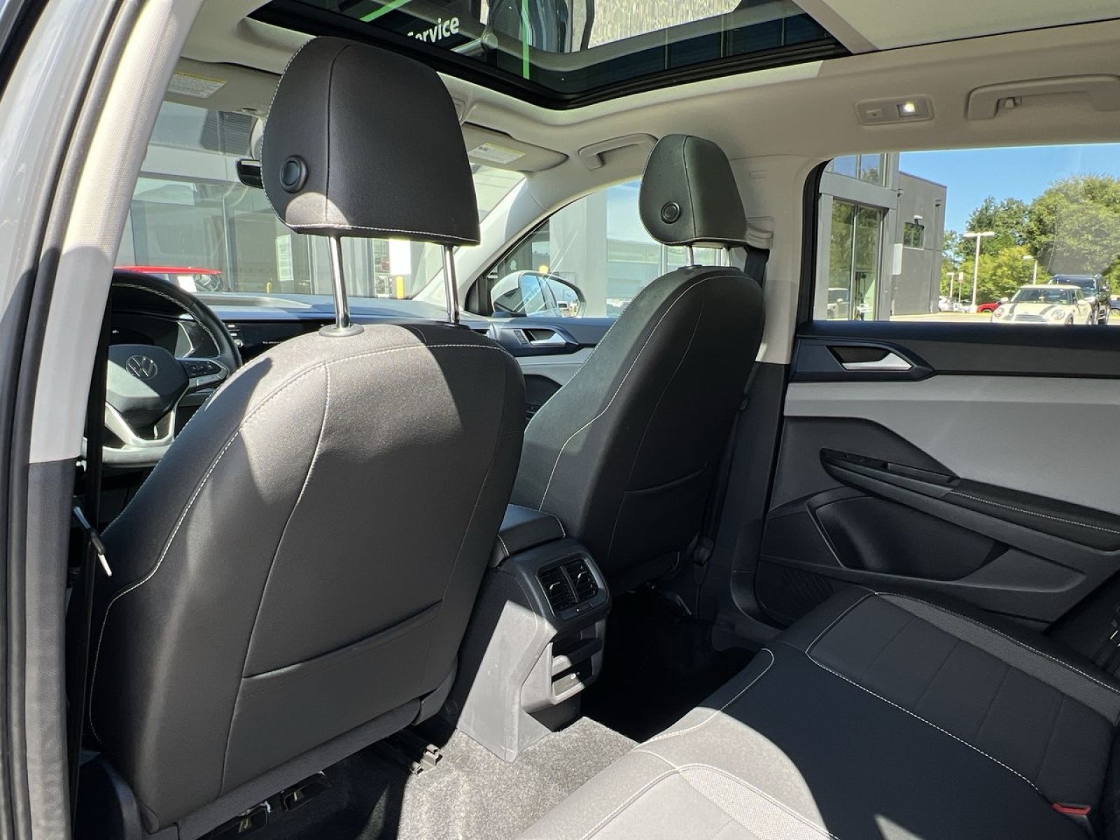 Used 2024 Volkswagen Taos SE AWD/4WD image 23