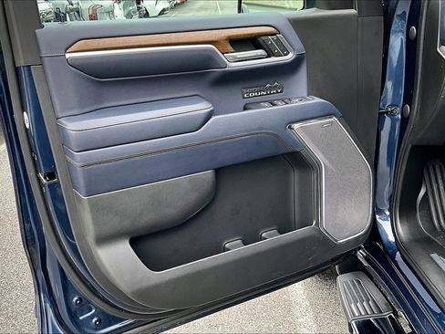 Used 2022 Chevrolet Silverado 1500 High Country image 19