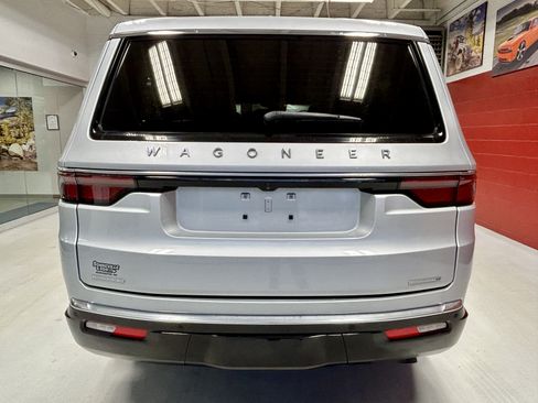 Certified 2022 Jeep Wagoneer Series III w/ Premium Group I AWD/4WD image 8
