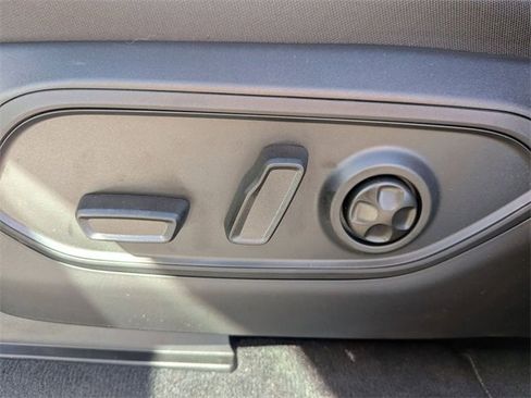 New 2025 Jeep Grand Cherokee Limited w/ Luxury Tech Group II image 14