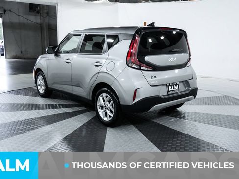 Used 2025 Kia Soul LX w/ LX Technology Package FWD image 4
