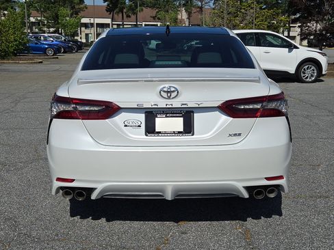 Used 2021 Toyota Camry XSE FWD image 10