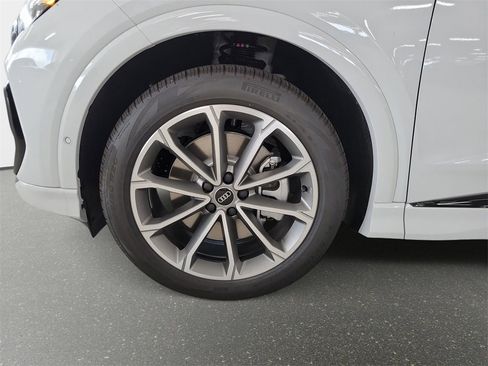 New 2026 Audi Q4 e-tron Premium Plus image 10