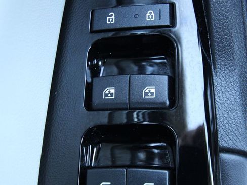 Used 2024 Kia Sportage EX image 23