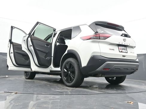 Used 2023 Nissan Rogue SV image 73