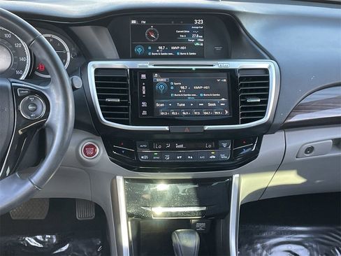 Used 2017 Honda Accord EX-L image 14