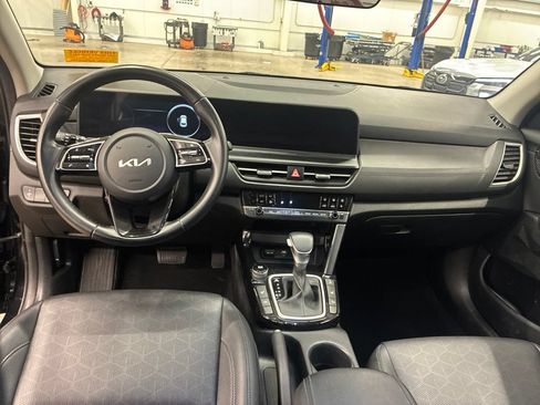 Certified 2024 Kia Seltos EX AWD/4WD image 20