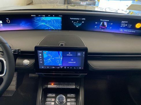 New 2026 Lincoln Nautilus Reserve w/ Jet Appearance Package AWD/4WD image 27