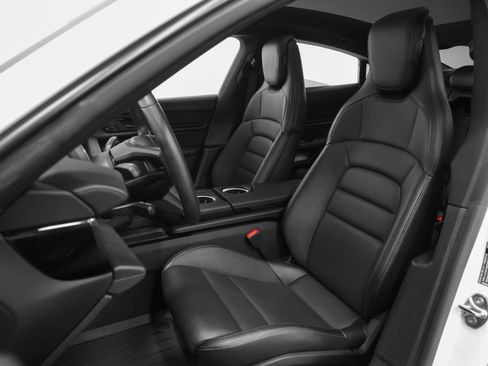 Certified 2022 Porsche Taycan image 5