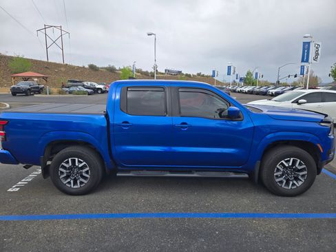 Used 2025 Nissan Frontier SL image 8