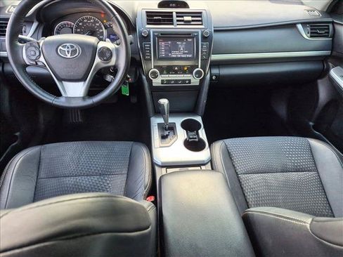Used 2014 Toyota Camry SE FWD image 15