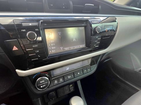 Used 2016 Toyota Corolla LE FWD image 11