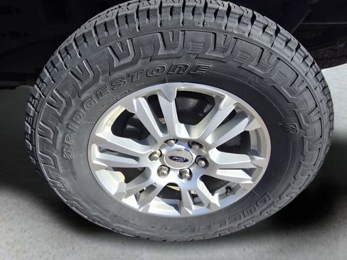 Used 2016 Ford F150 Lariat w/ Equipment Group 501A Mid image 9