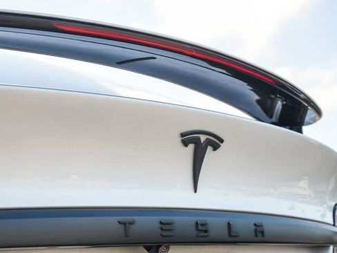 Used 2018 Tesla Model X 75D AWD/4WD image 10