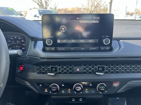 Used 2023 Honda Accord EX image 18