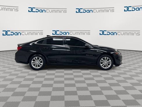 Used 2017 Chevrolet Malibu LT FWD image 9