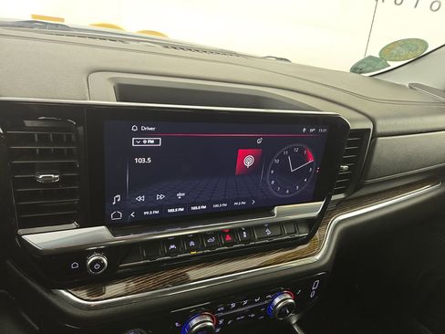 Certified 2024 GMC Sierra 1500 Elevation w/ LPO, Elevation Black Package AWD/4WD image 19