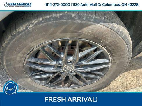 Used 2017 Ford Explorer XLT w/ Equipment Group 202A AWD/4WD image 10