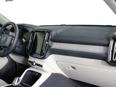 Used 2023 Volvo XC40 B5 Ultimate w/ Protection Package Premier AWD/4WD image 22