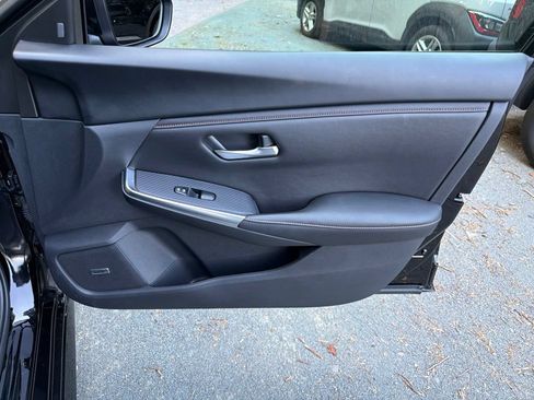Used 2023 Nissan Sentra SR w/ SR Premium Package FWD image 10