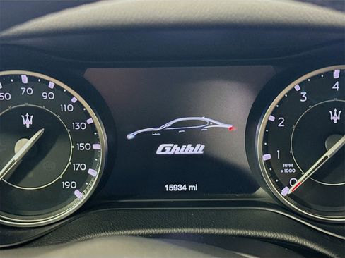 Used 2021 Maserati Ghibli S image 12